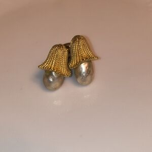 Sarah Coventry Acorn Earrings